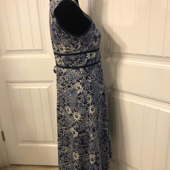 SOLD. Pretty Eddie Bauer Dress 6P - Picture 3 of 5